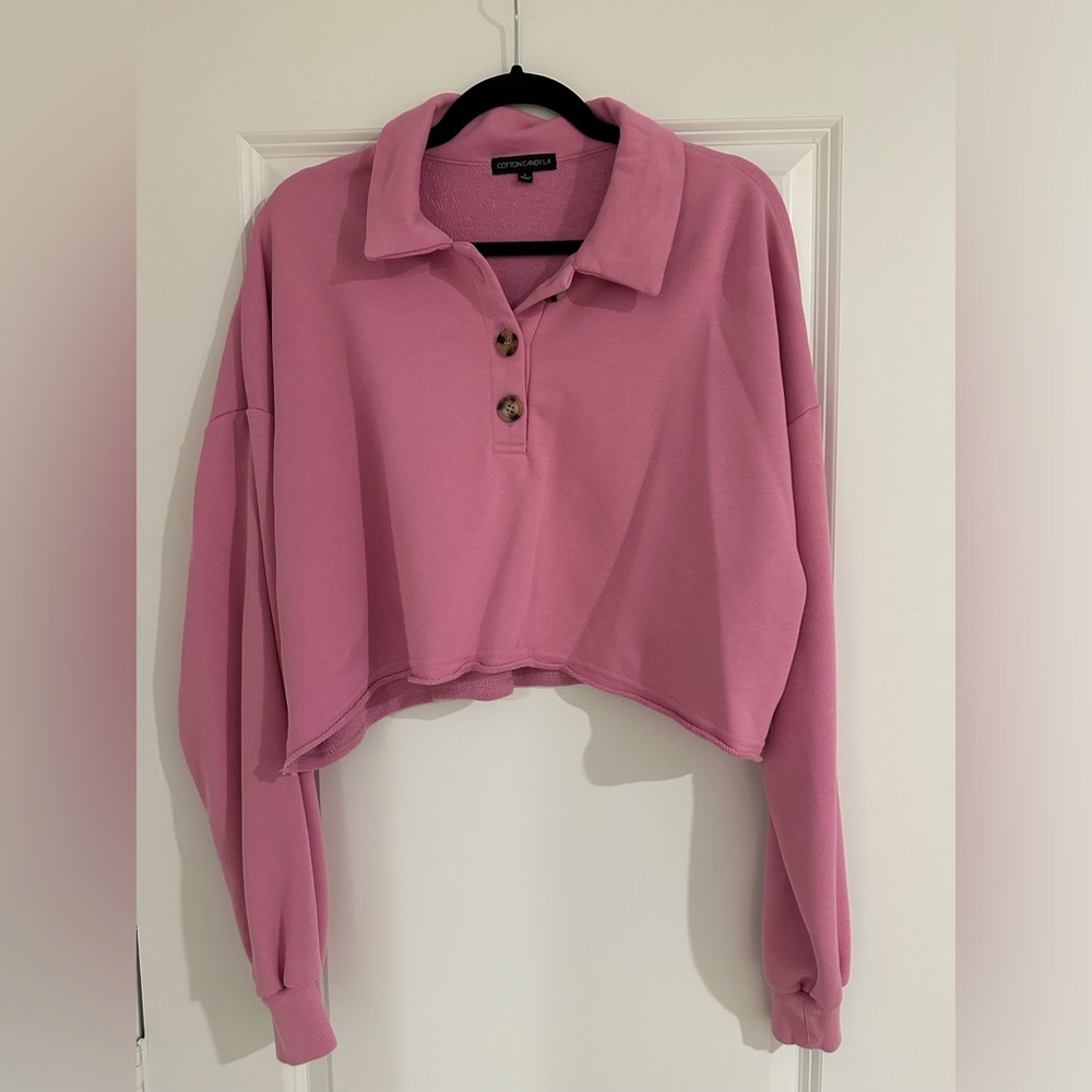 Pink cropped collared long sleeve top